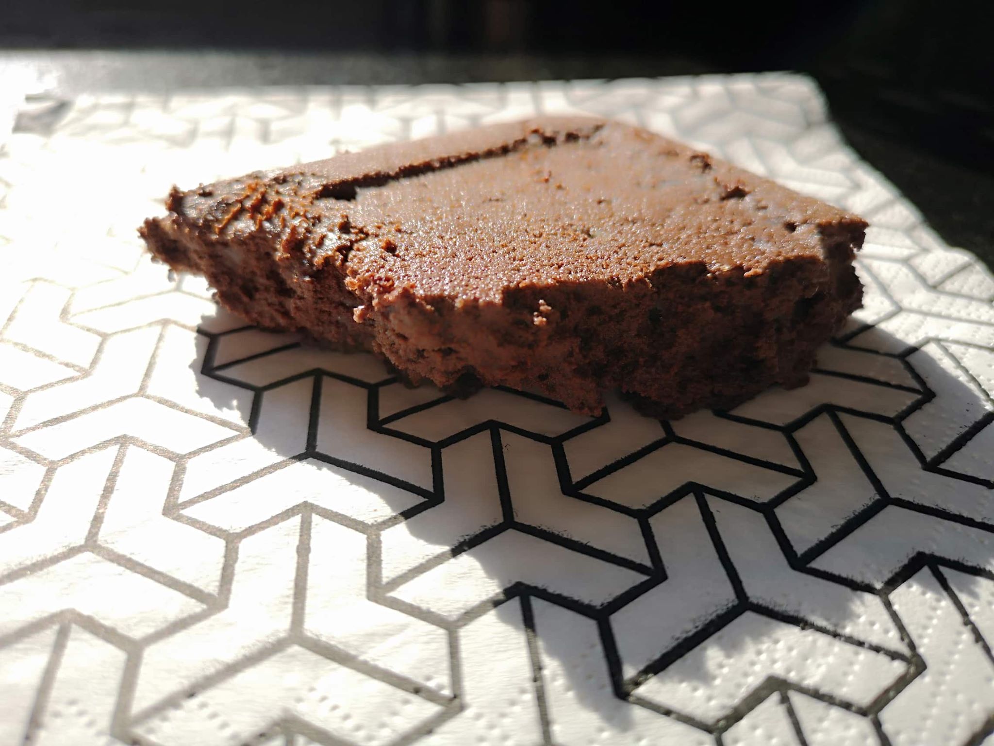 Σοκολατένιο κέικ με 3 μόνο υλικά