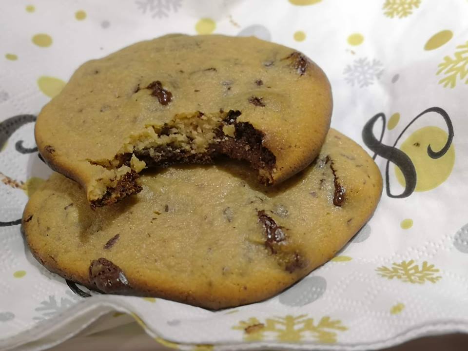 Μαλακά μπισκότα με κομματάκια σοκολάτας