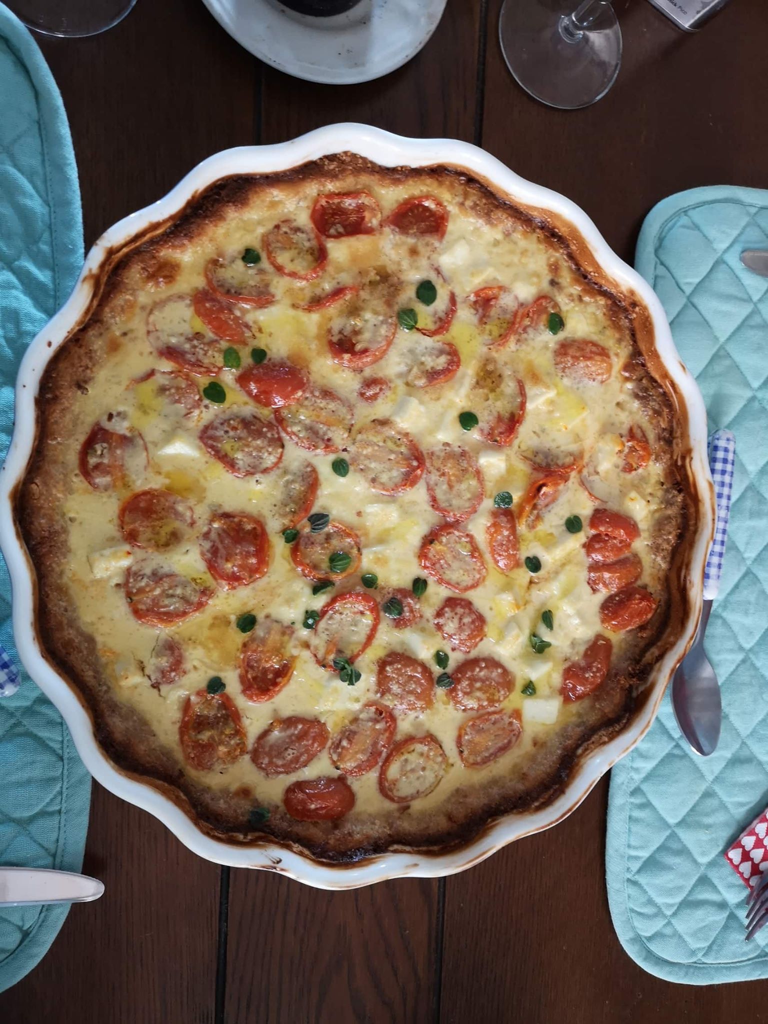 Τάρτα με κρέμα φέτας και ντοματίνια