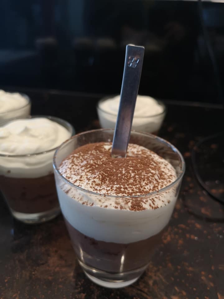 Πολύ απλή μους σοκολάτα