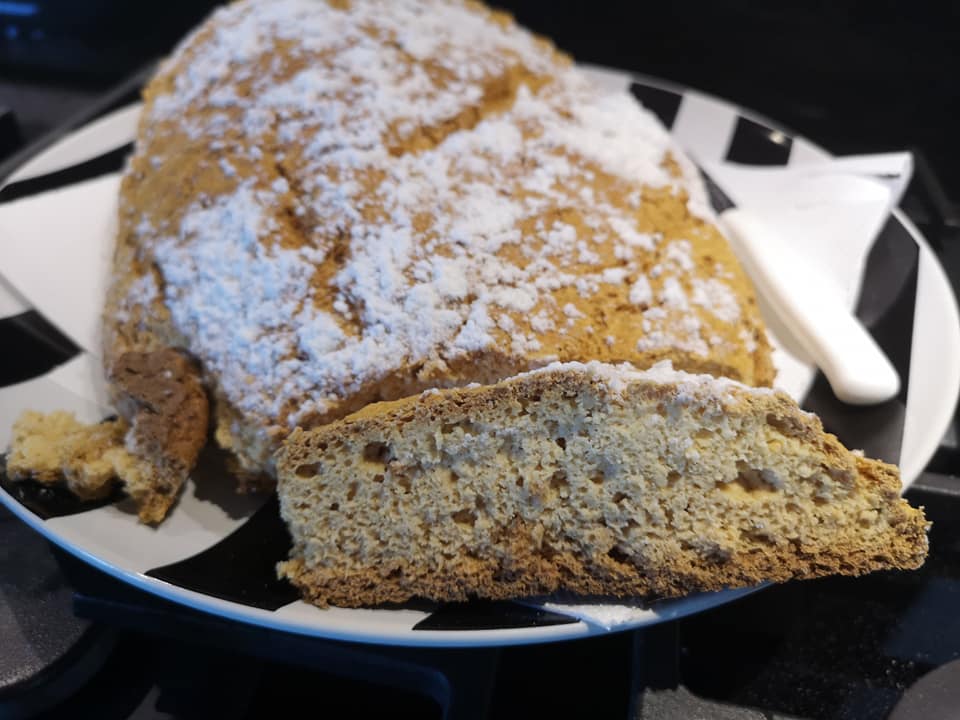 Κέτο ψωμί τύπου χωριάτικο